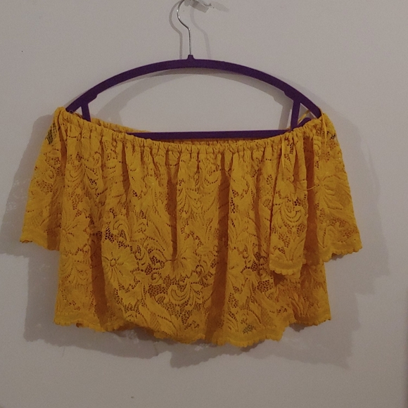 Off-shoulder crop top - Picture 2 of 6